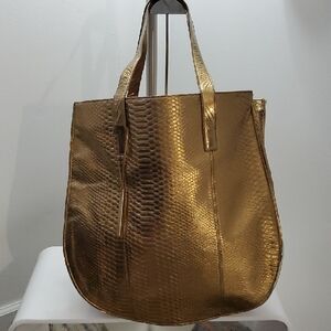 Elegant Gold Women's Tote Bag